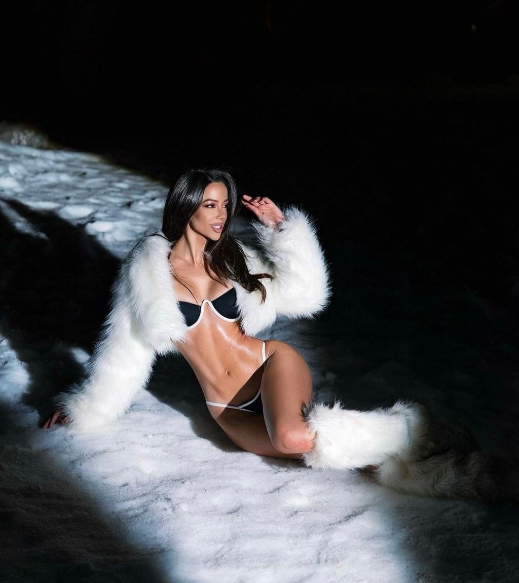 Марианна привлекальеная девушка из Перевальска цена от 7000 руб