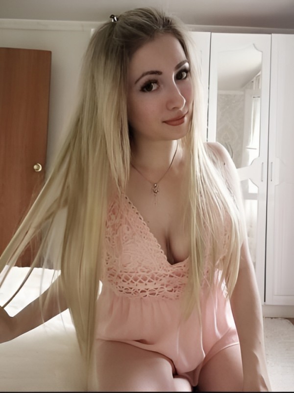 Лейла привлекательная девушка из Перевальска цена от 2000 руб