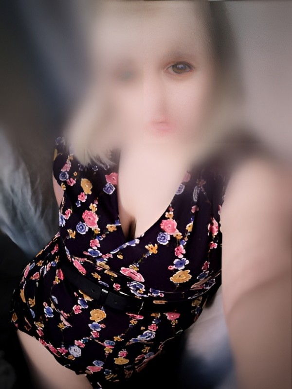 Стелла привлекательная девушка из Перевальска цена от 10000 руб