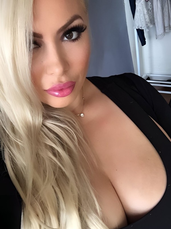 Кристина привлекательная девушка из Перевальска цена от 7000 руб