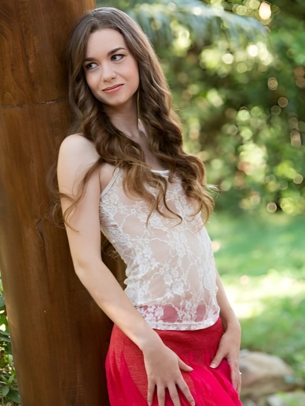 Варя привлекательная девушка из Перевальска цена от 3000 руб